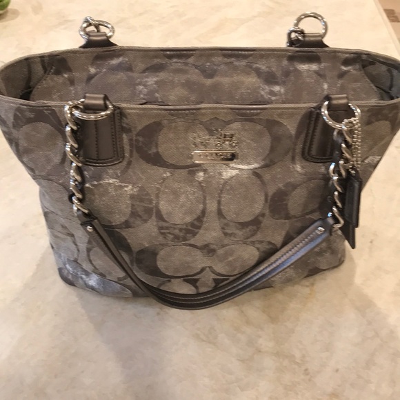 Coach Bag - Picture 3 of 16